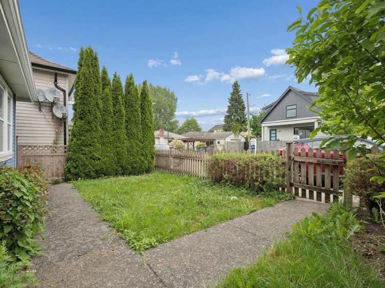 3795 Fleming Street, Vancouver, BC, V5N 3W1 - 4