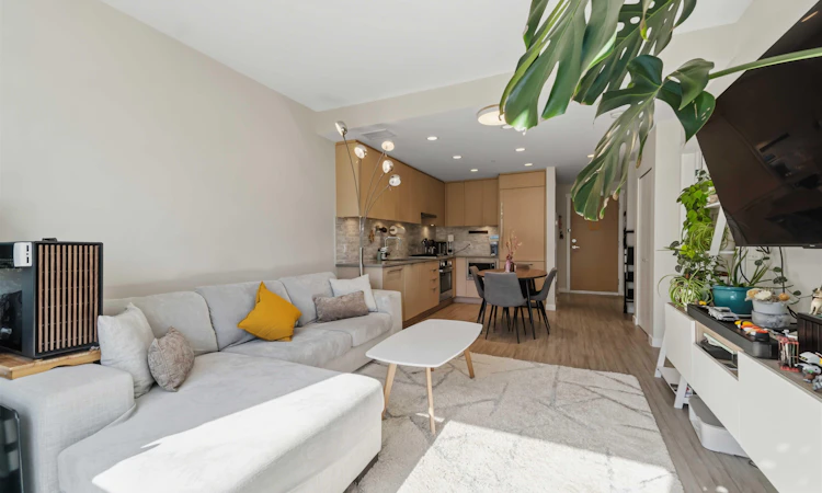 319-9213 Odlin Road