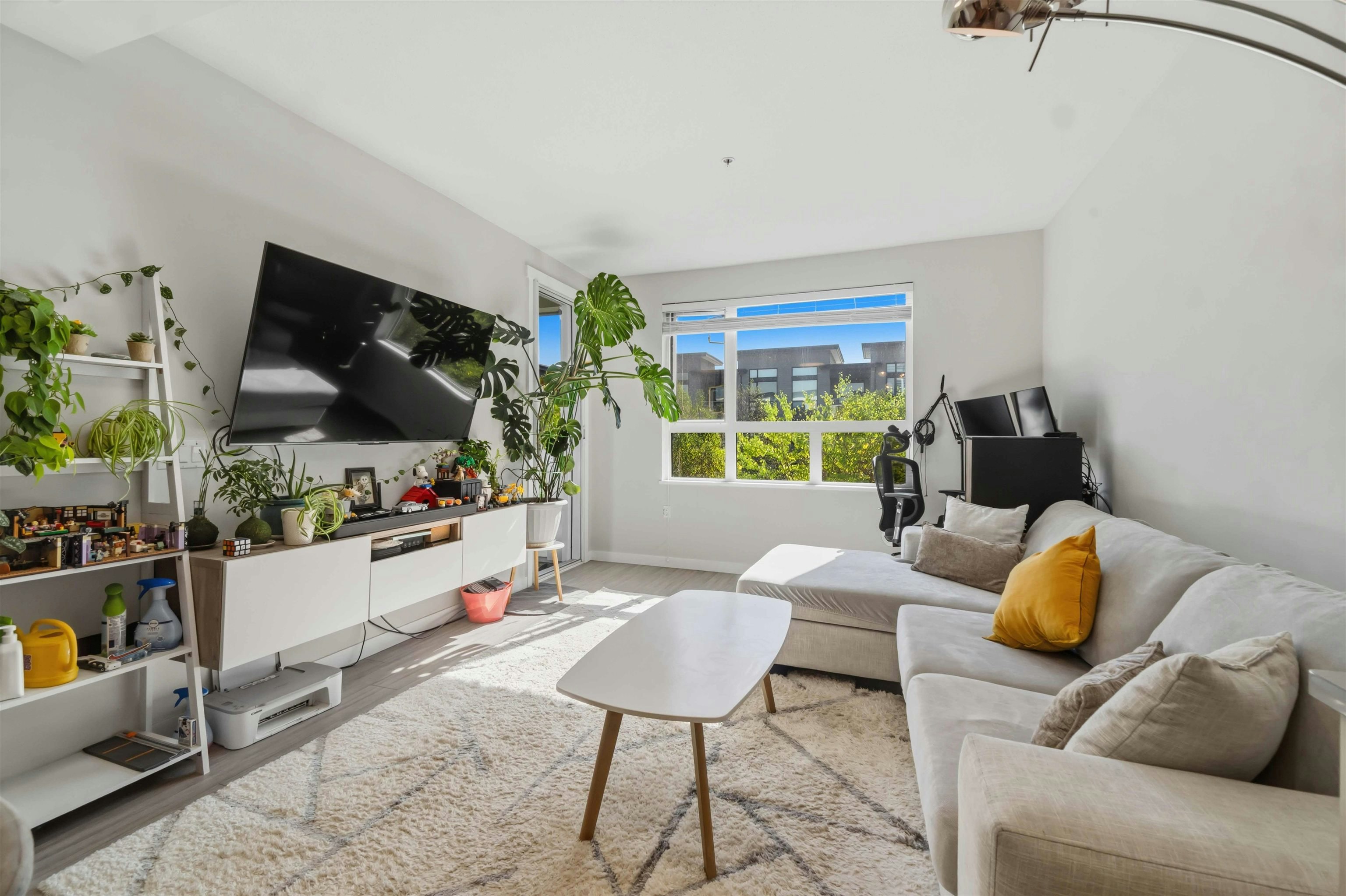 319-9213 Odlin Road - 4