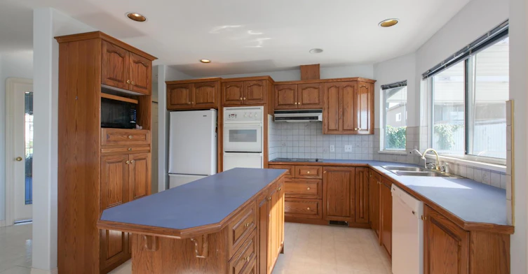 D-4864 Watling Street, Burnaby, BC, V5W 2N6 - 7