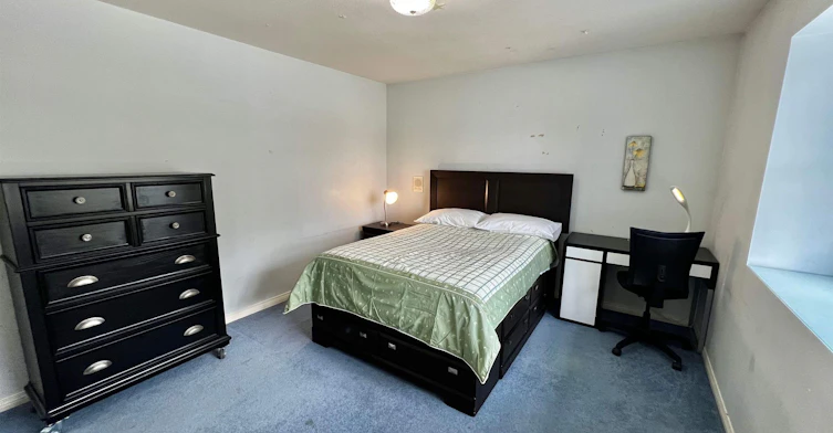 D-4864 Watling Street, Burnaby, BC, V5W 2N6 - 3