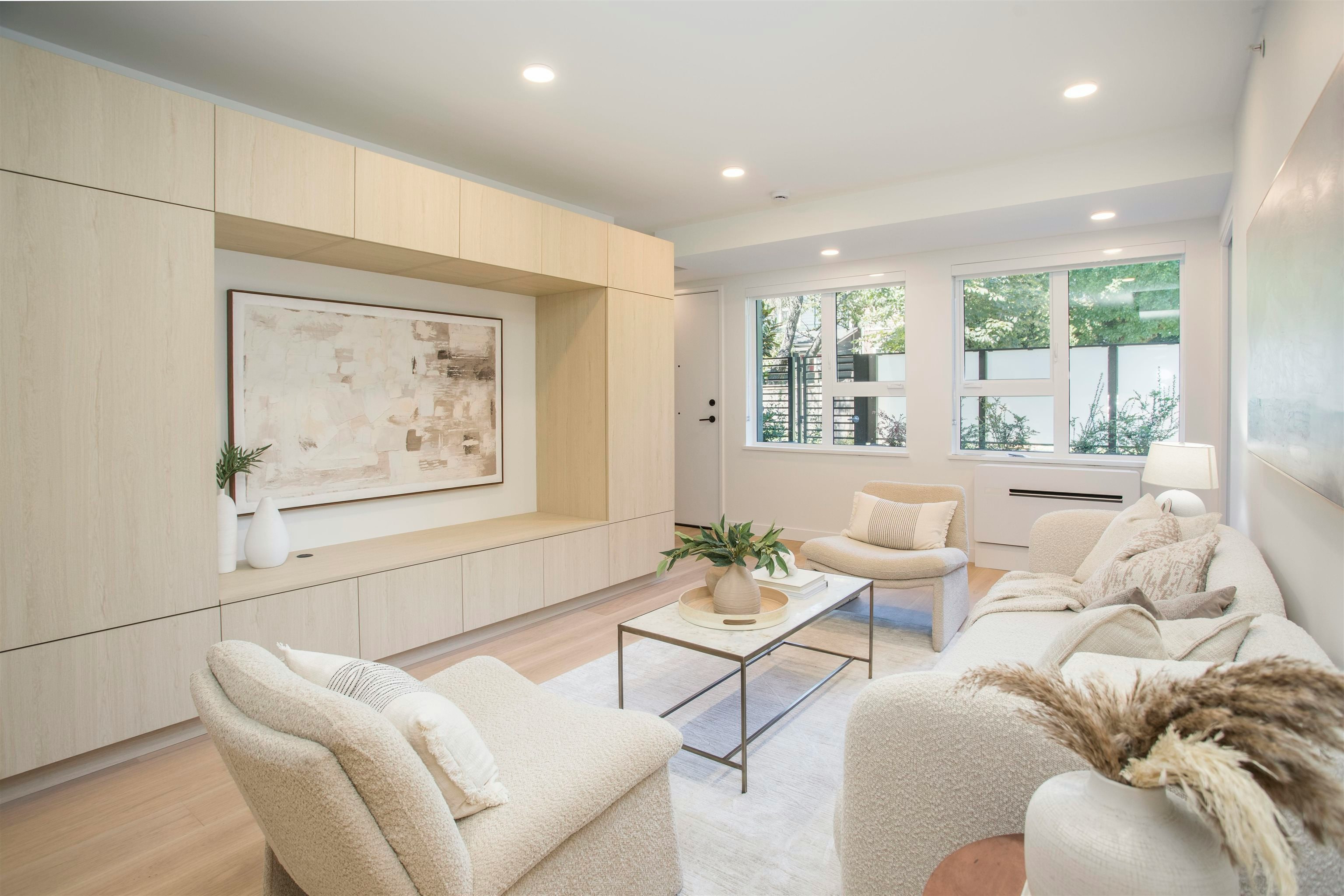 TH201-2471 St. George Street, Vancouver, BC, V5T 1W9