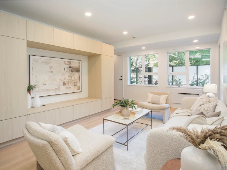 TH201-2471 St. George Street, Vancouver, BC, V5T 1W9