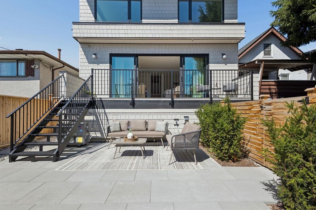 3-2124 E 8 Avenue, Vancouver, BC, V5N 1V5