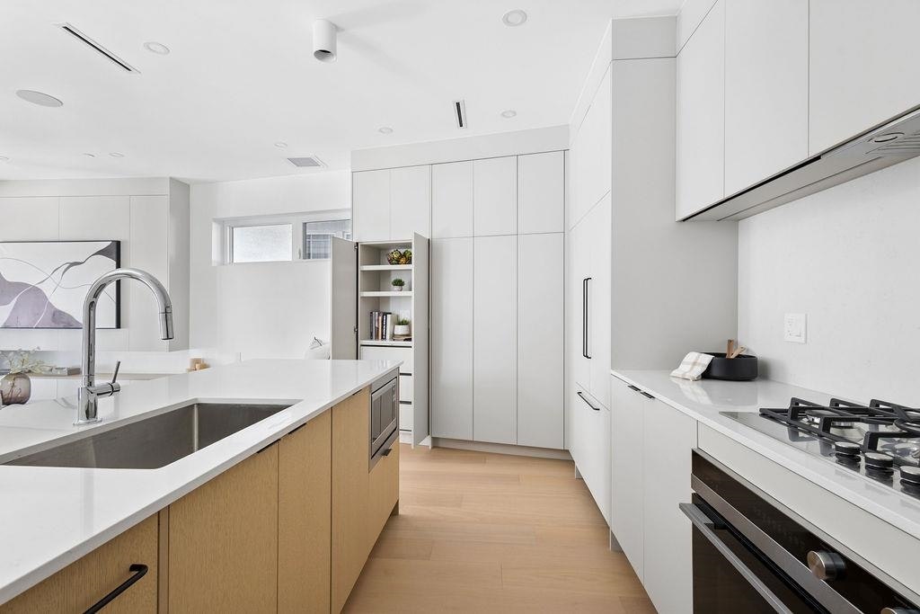 1-2124 E 8 Avenue, Vancouver, BC, V5N 1V5 - 12