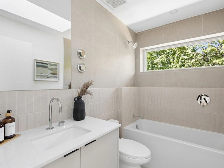 1-2124 E 8 Avenue, Vancouver, BC, V5N 1V5 - 24