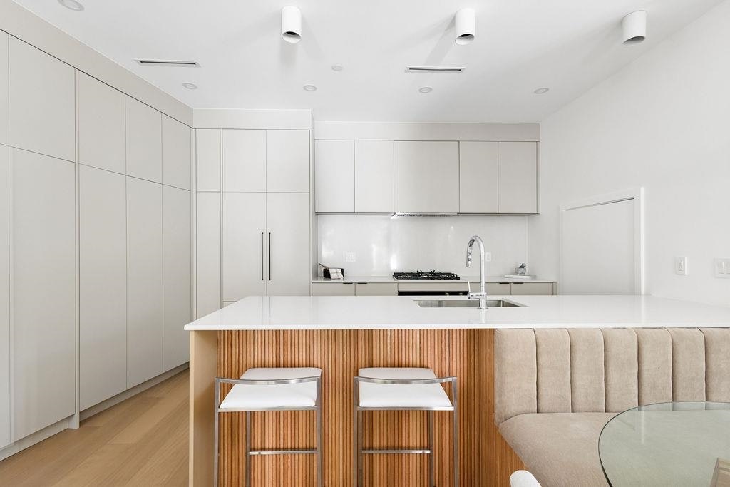 1-2124 E 8 Avenue, Vancouver, BC, V5N 1V5 - 10