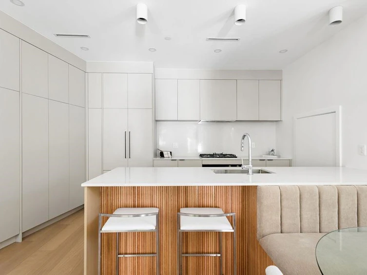 1-2124 E 8 Avenue, Vancouver, BC, V5N 1V5 - 10