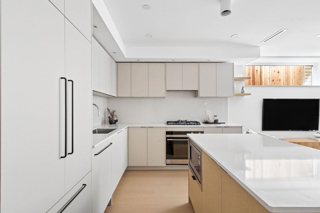 2-2124 E 8 Avenue, Vancouver, BC, V5N 1V5 - 6