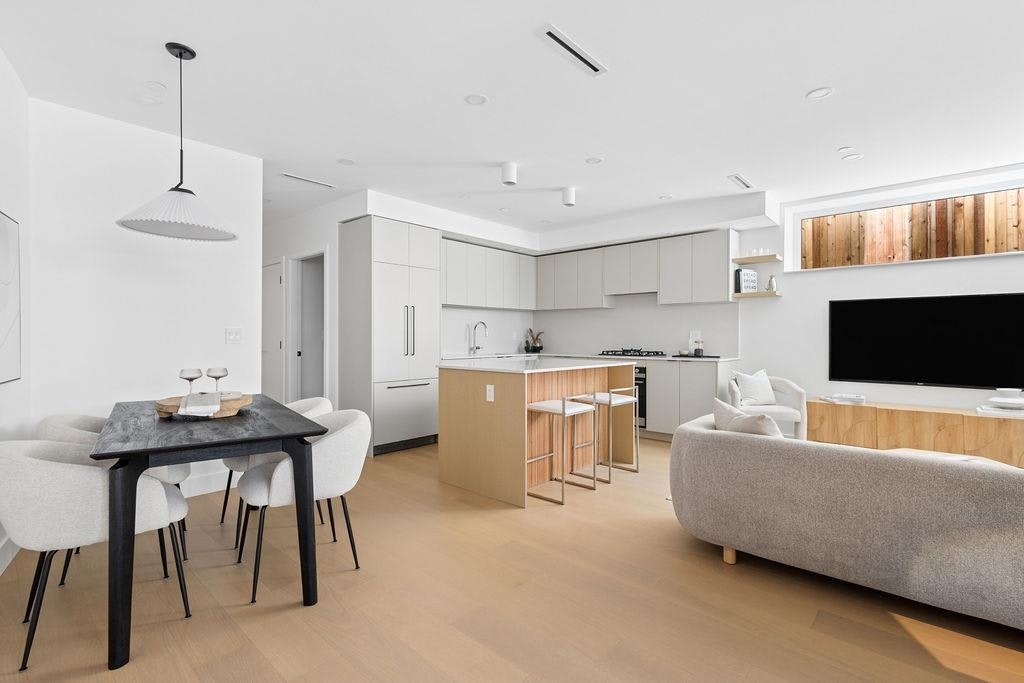 2-2124 E 8 Avenue, Vancouver, BC, V5N 1V5 - 16