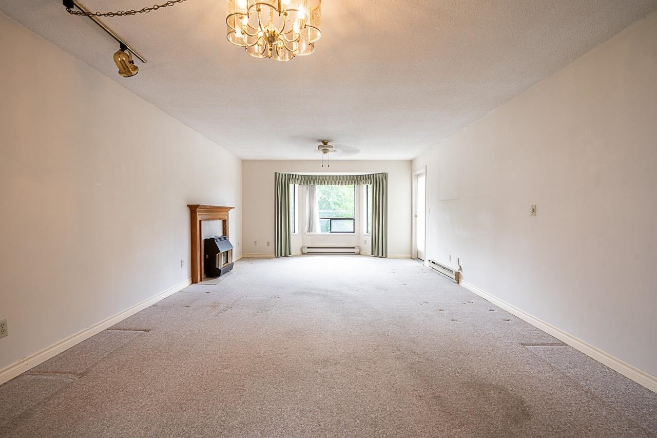 201-14957 Thrift Avenue - 4