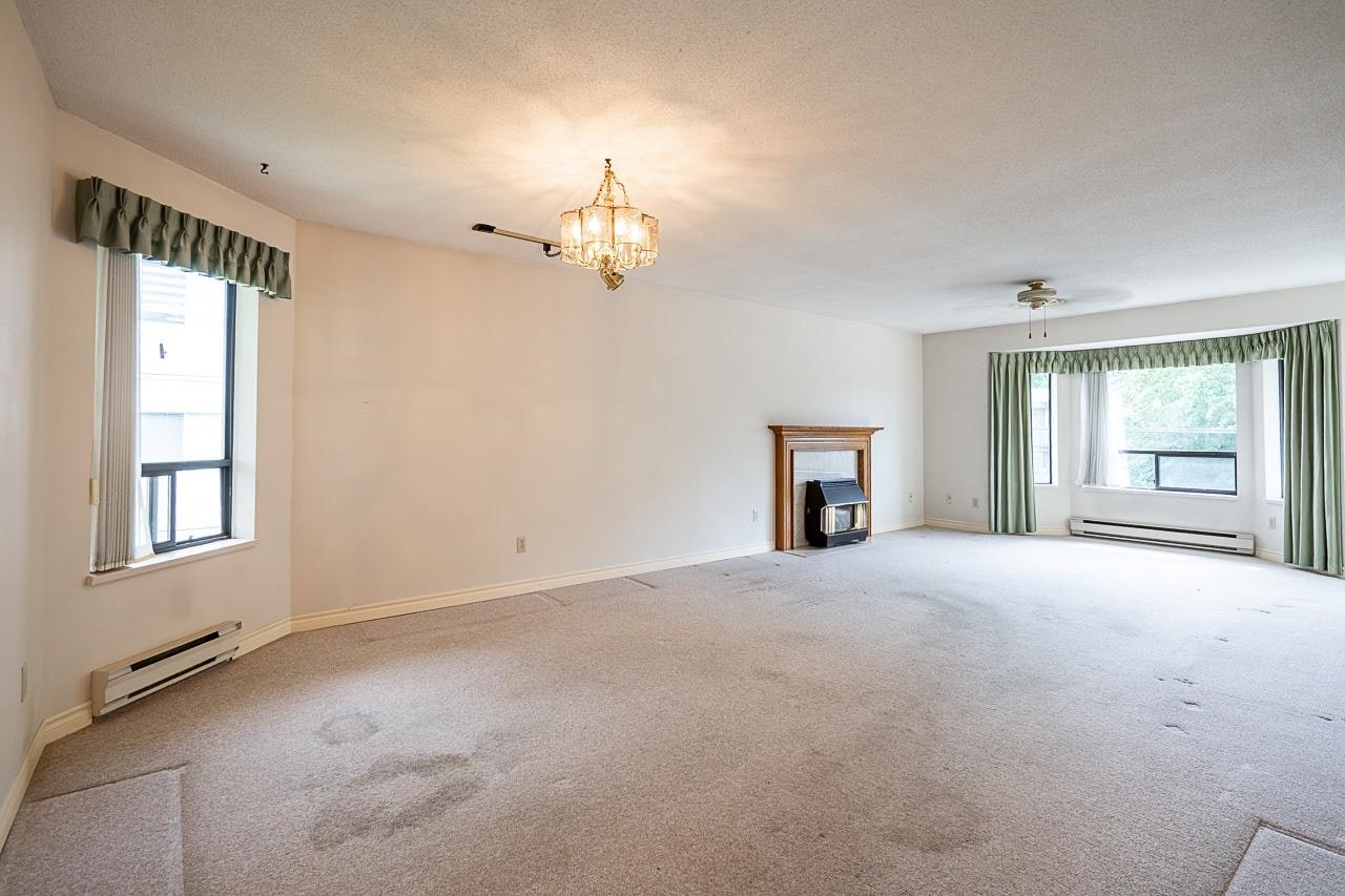 201-14957 Thrift Avenue - 3