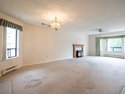 201-14957 Thrift Avenue - 3