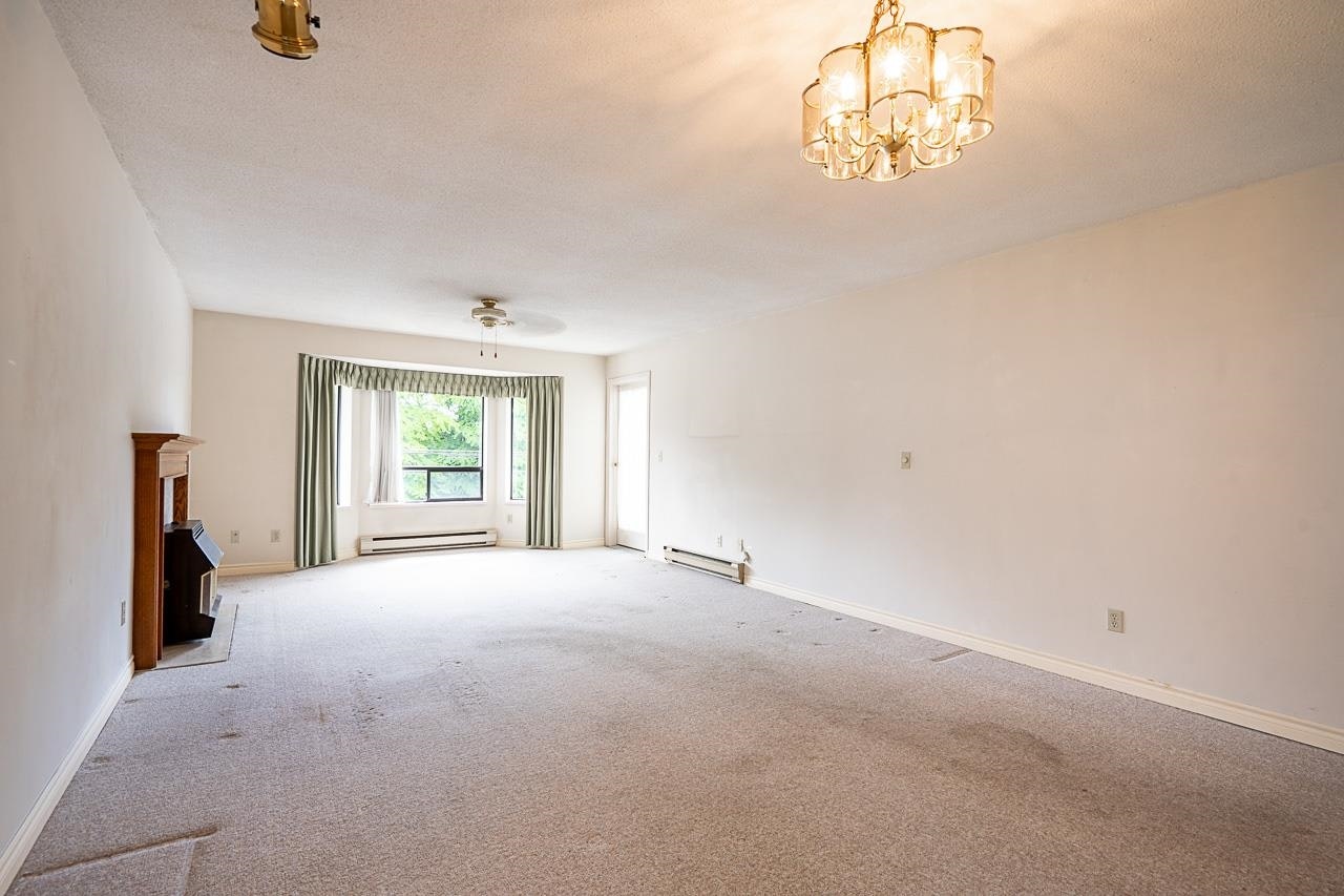 201-14957 Thrift Avenue - 5