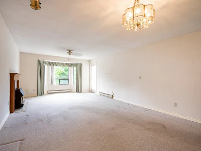201-14957 Thrift Avenue - 5