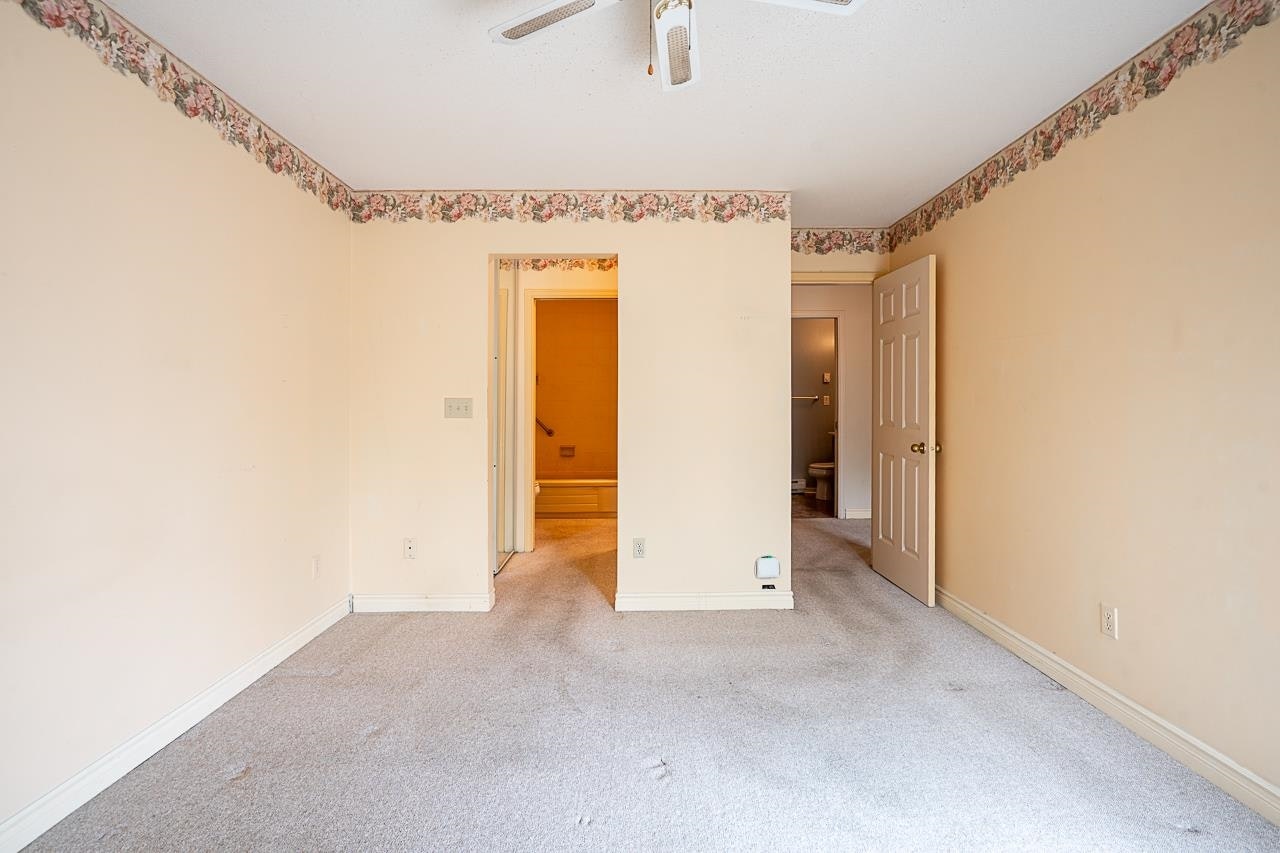 201-14957 Thrift Avenue, Surrey, BC, V4B 2K1 - 14