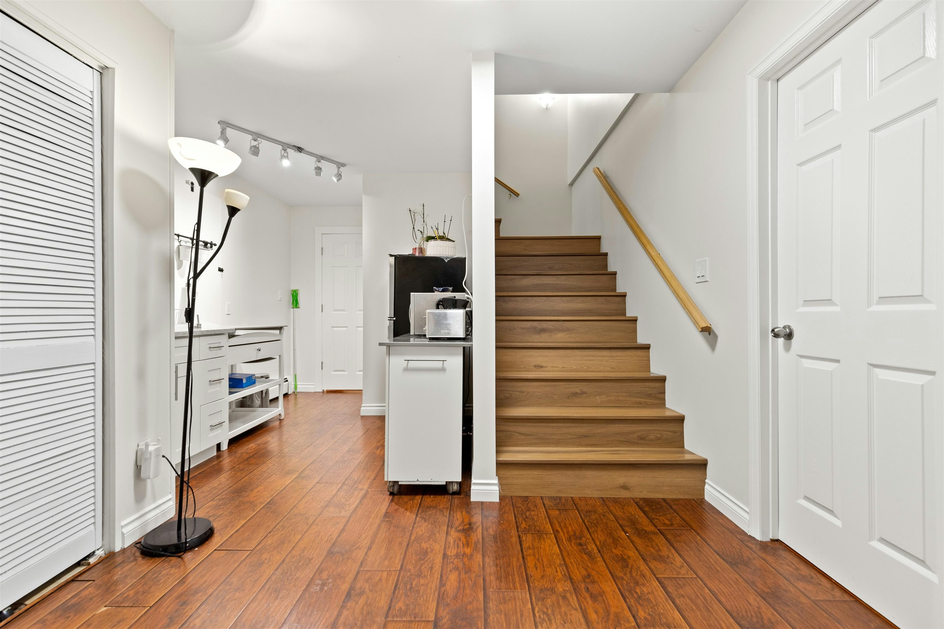 7995 Woodhurst Drive, Burnaby, BC, V5A 4C6 - 23