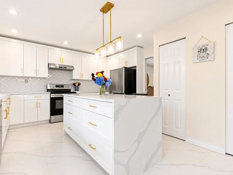 7995 Woodhurst Drive, Burnaby, BC, V5A 4C6 - 8