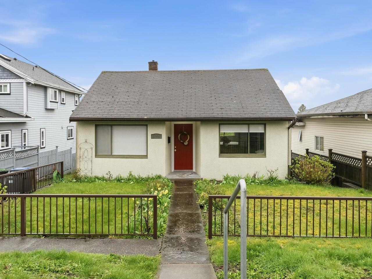 2206 Eighth Avenue, New Westminster, BC, V3M 2V1