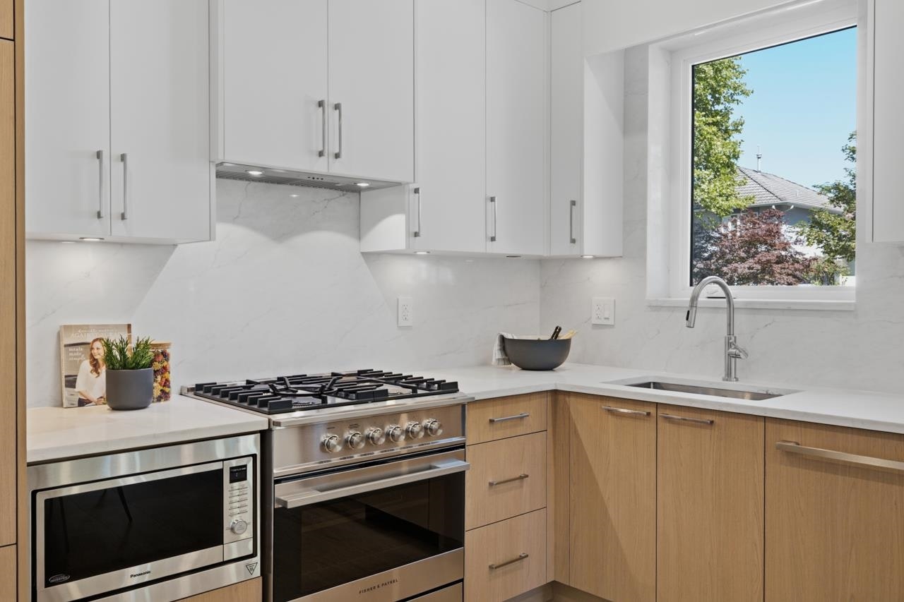 1-3018 E 19th Avenue, Vancouver, BC, V5M 2S9 - 11