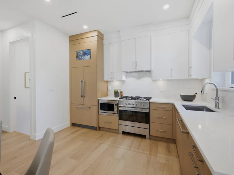 1-3018 E 19th Avenue, Vancouver, BC, V5M 2S9 - 9