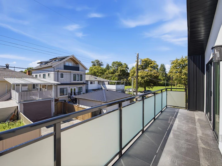 3016 E 19th Avenue, Vancouver, BC, V5M 2S9 - 19