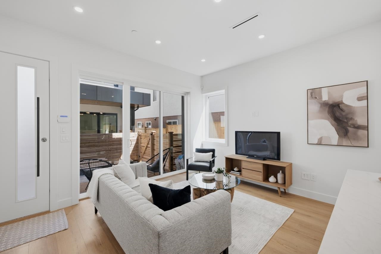 3016 E 19th Avenue, Vancouver, BC, V5M 2S9 - 6