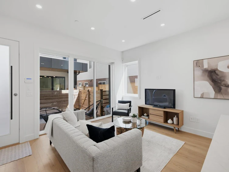 3016 E 19th Avenue, Vancouver, BC, V5M 2S9 - 6