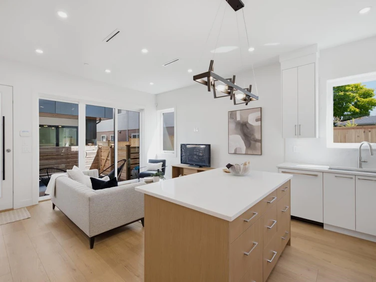 3016 E 19th Avenue, Vancouver, BC, V5M 2S9 - 12