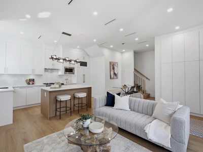 3016 E 19th Avenue - 5