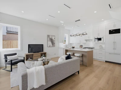 3016 E 19th Avenue - 4