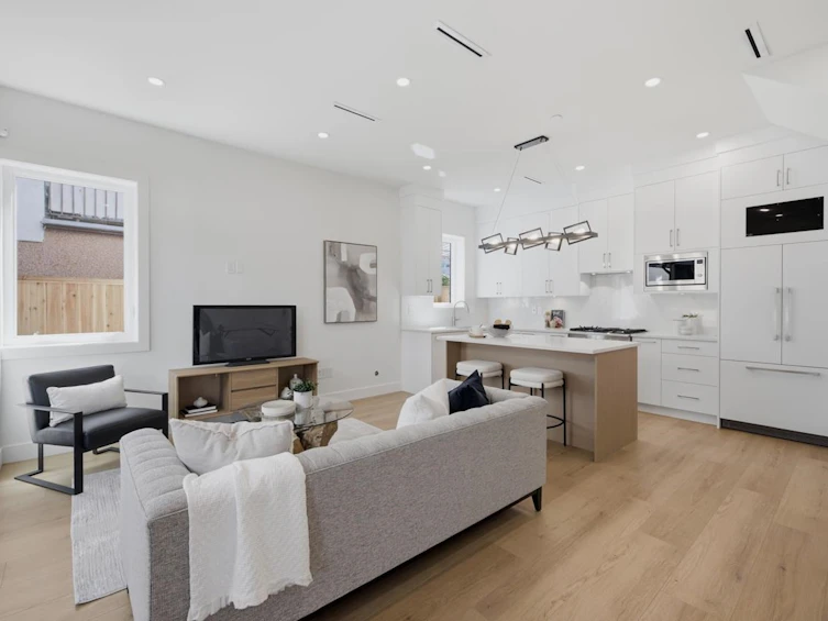 3016 E 19th Avenue, Vancouver, BC, V5M 2S9 - 4