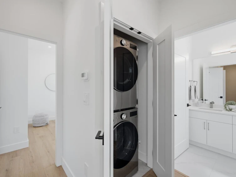 3016 E 19th Avenue, Vancouver, BC, V5M 2S9 - 25