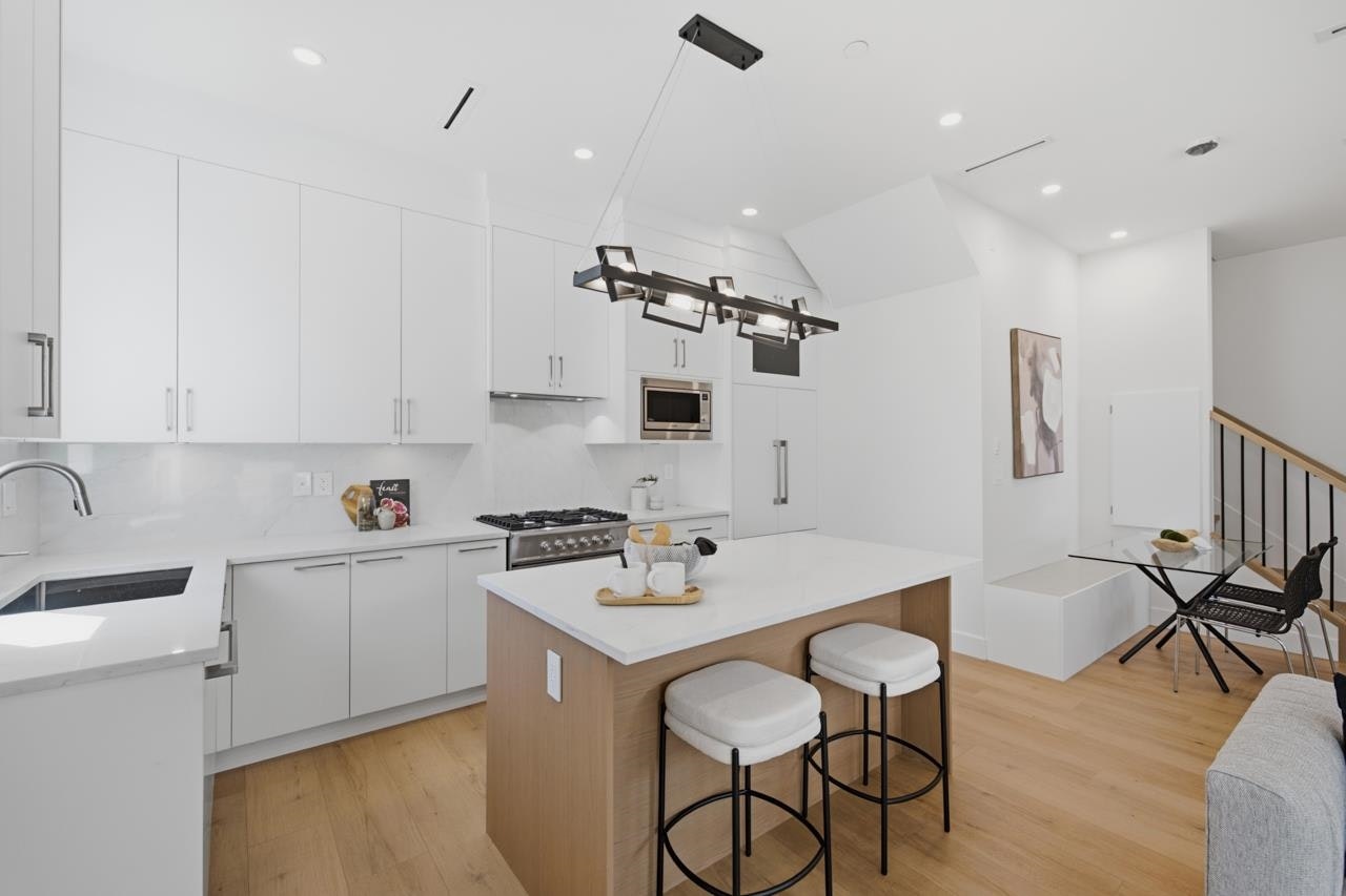 3016 E 19th Avenue, Vancouver, BC, V5M 2S9 - 11