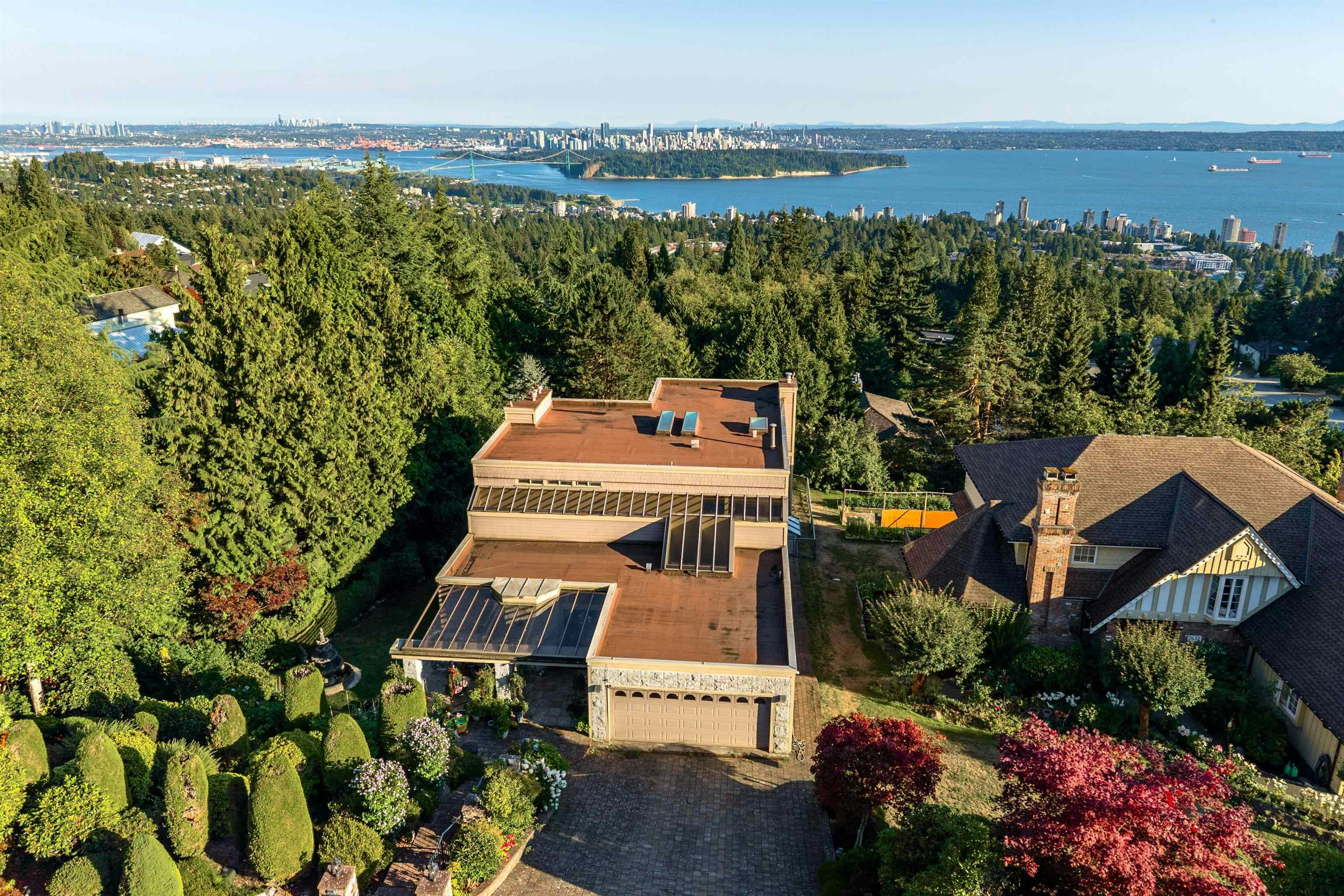 Lower-2426 Westhill Court, West Vancouver, BC, V7S 3A5 - 3