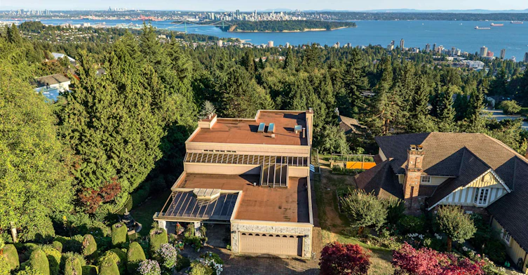 Lower-2426 Westhill Court, West Vancouver, BC, V7S 3A5 - 3