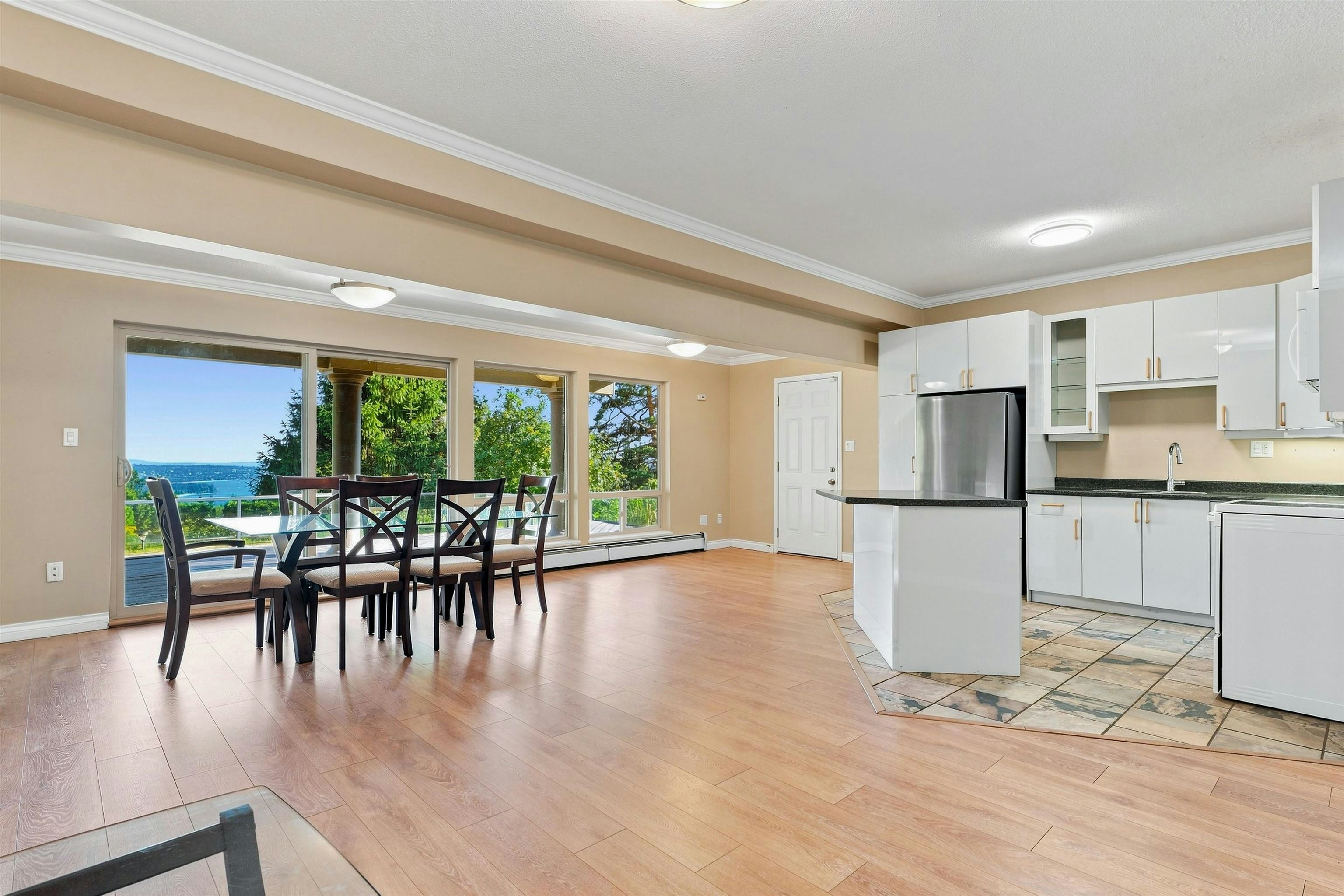 Lower-2426 Westhill Court, West Vancouver, BC, V7S 3A5 - 5