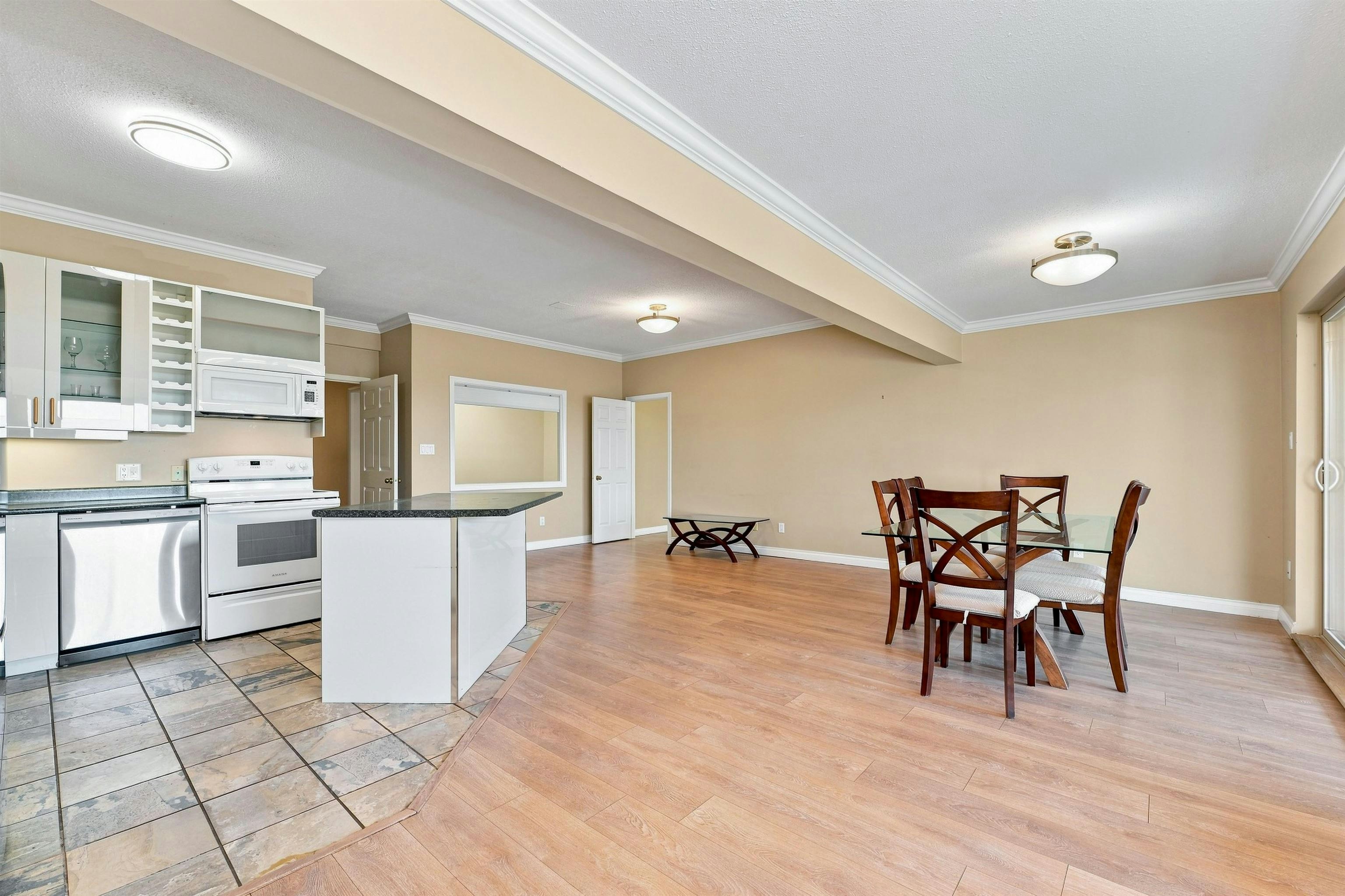 Lower-2426 Westhill Court, West Vancouver, BC, V7S 3A5 - 6