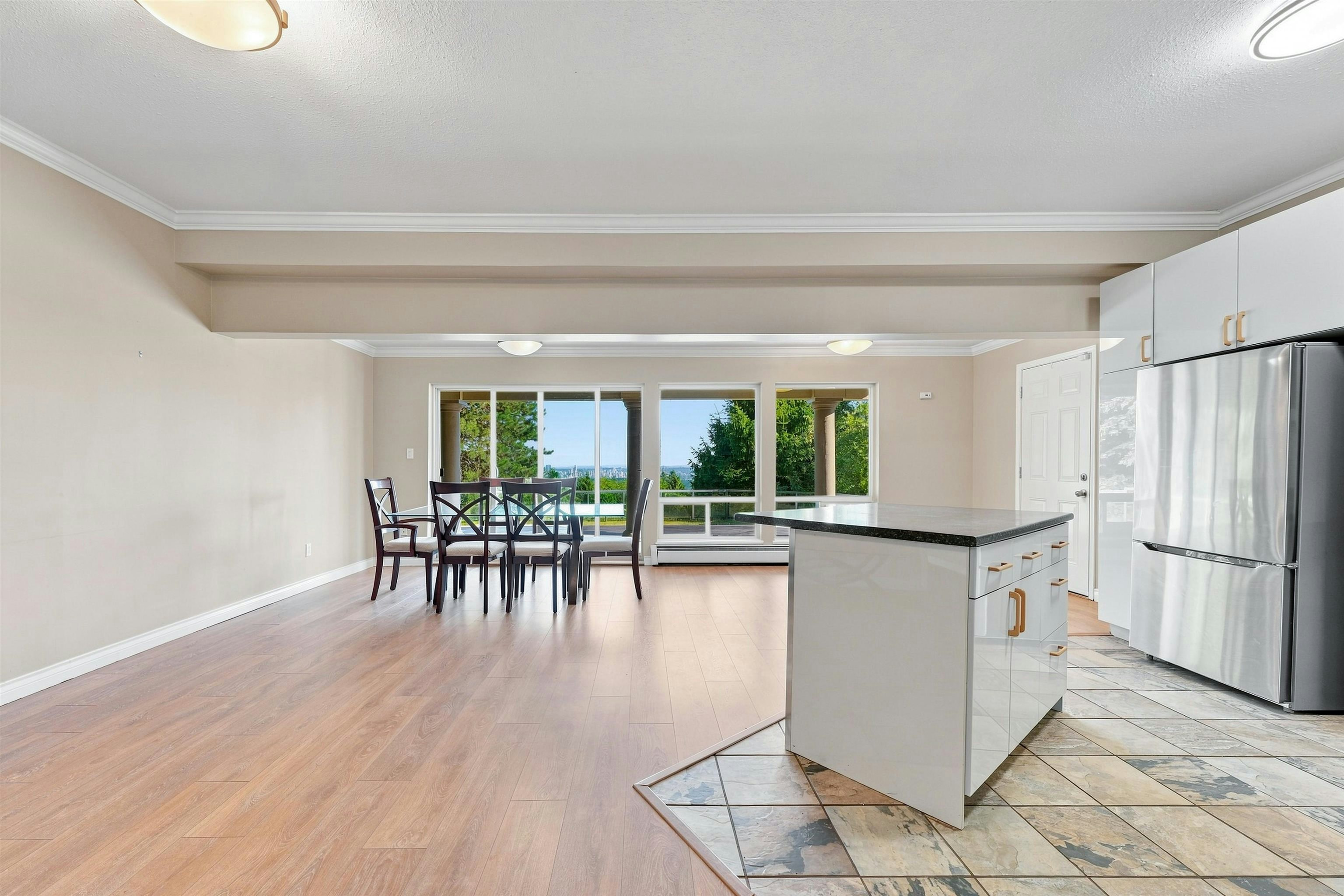 Lower-2426 Westhill Court, West Vancouver, BC, V7S 3A5 - 8