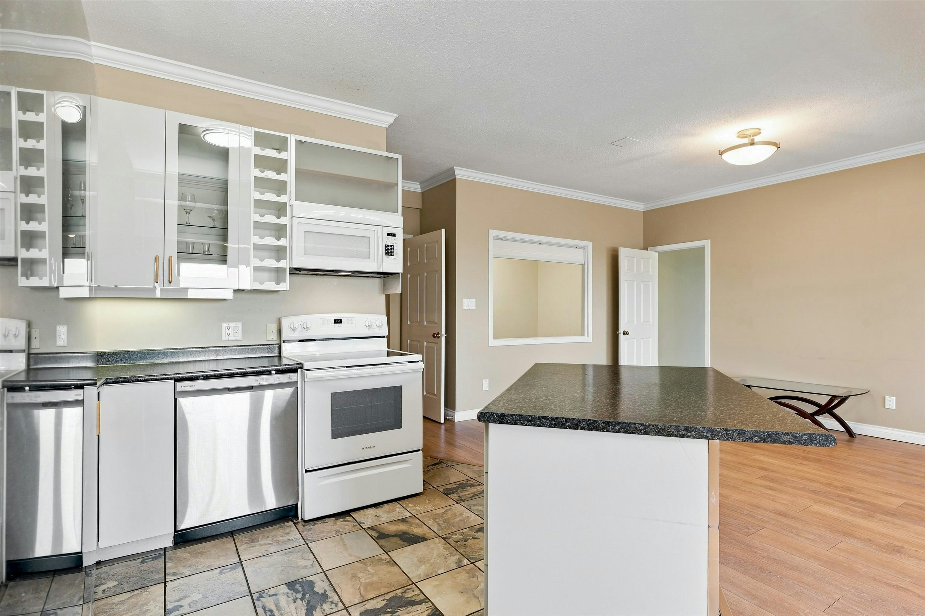 Lower-2426 Westhill Court, West Vancouver, BC, V7S 3A5 - 12
