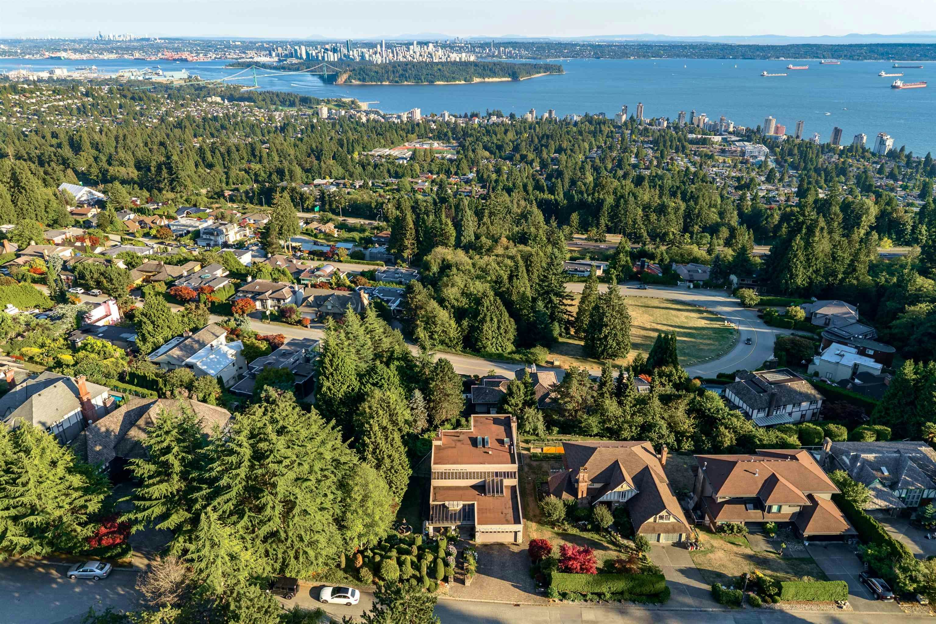 Lower-2426 Westhill Court, West Vancouver, BC, V7S 3A5 - 38