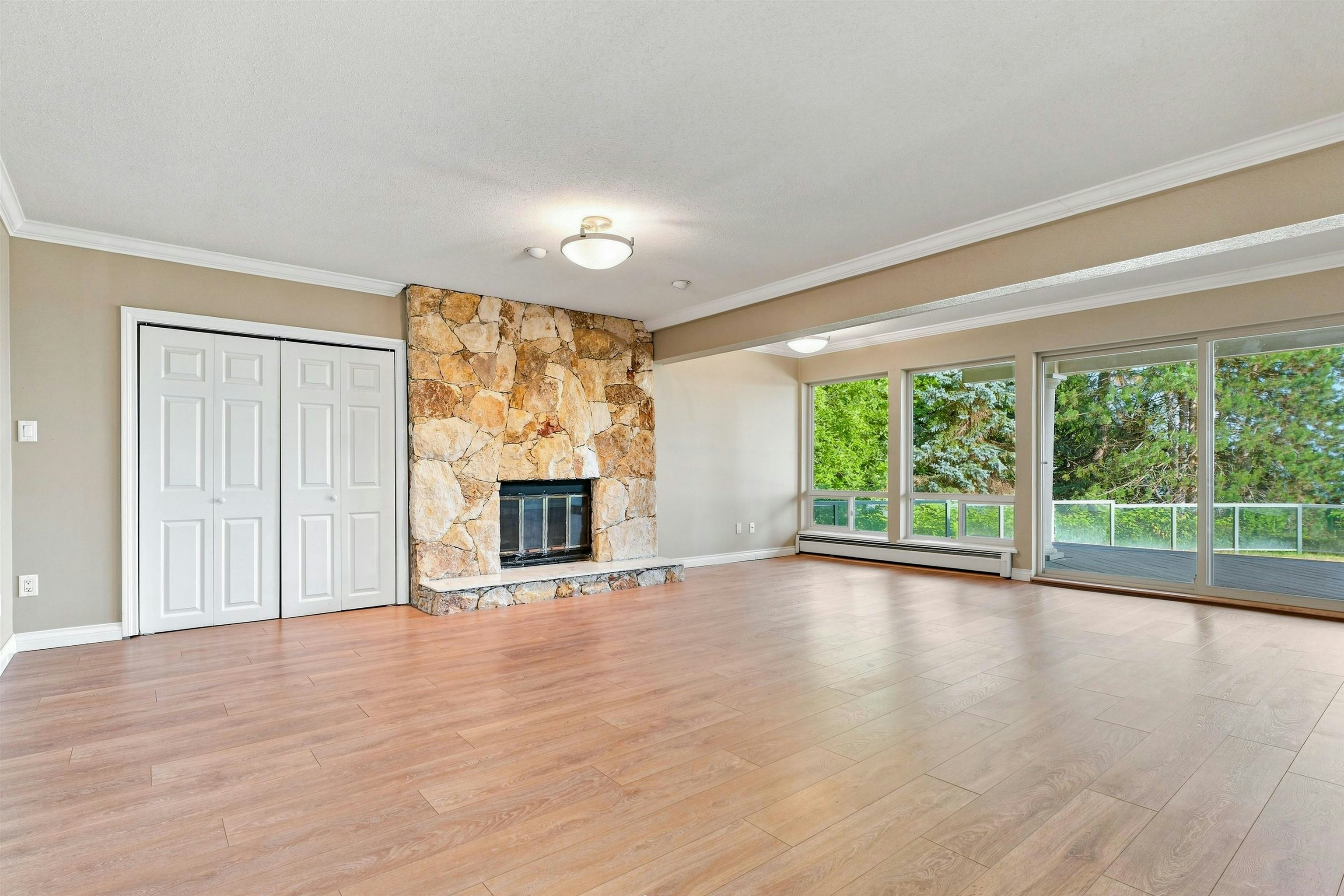 Lower-2426 Westhill Court, West Vancouver, BC, V7S 3A5 - 24