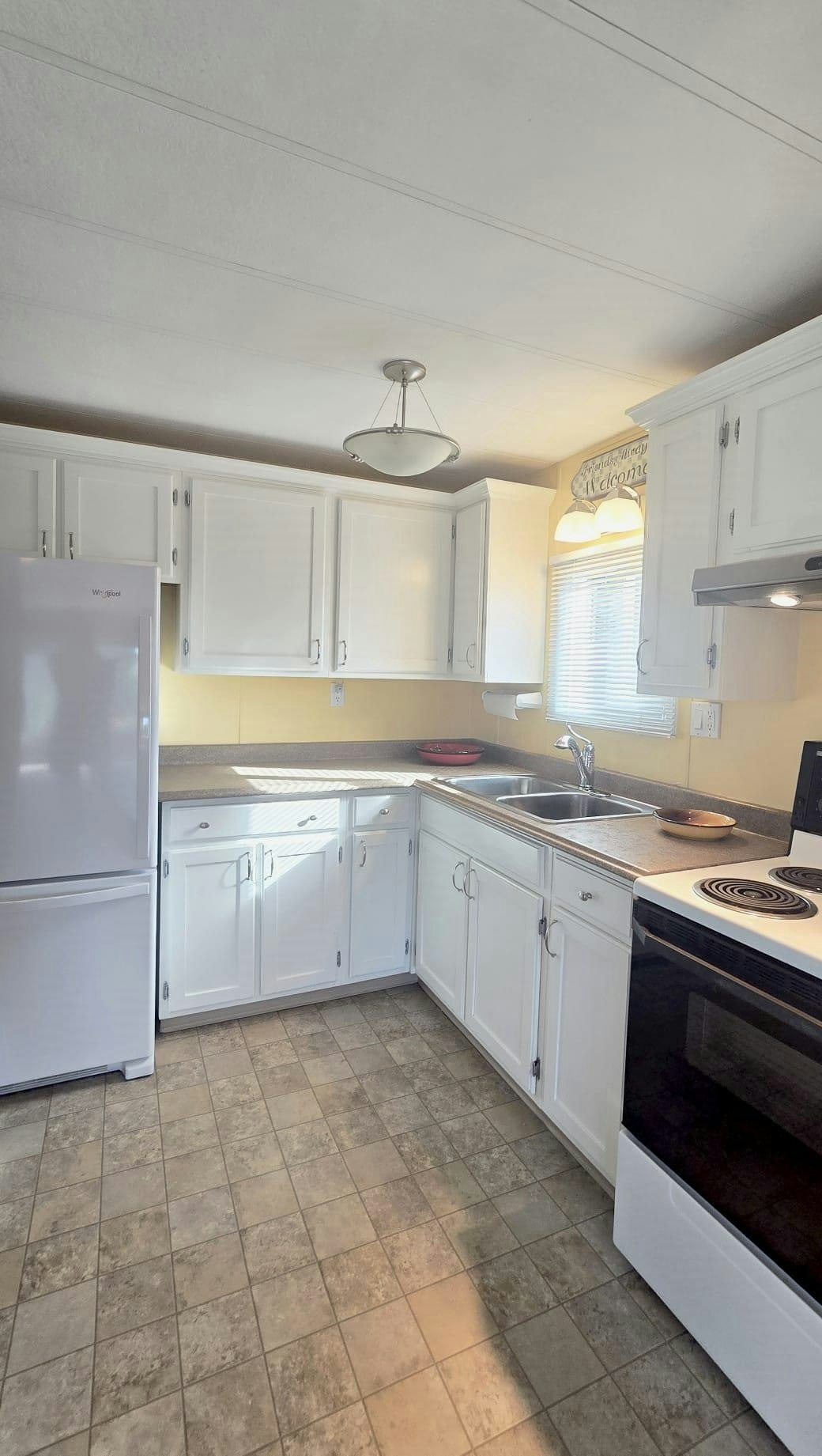 15851 Suffolk Road, Surrey, BC, V4A 5L3 - 5