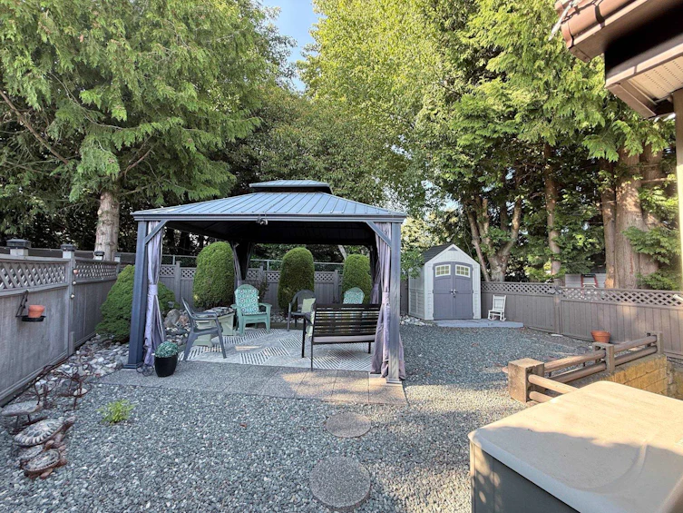 15851 Suffolk Road, Surrey, BC, V4A 5L3 - 16