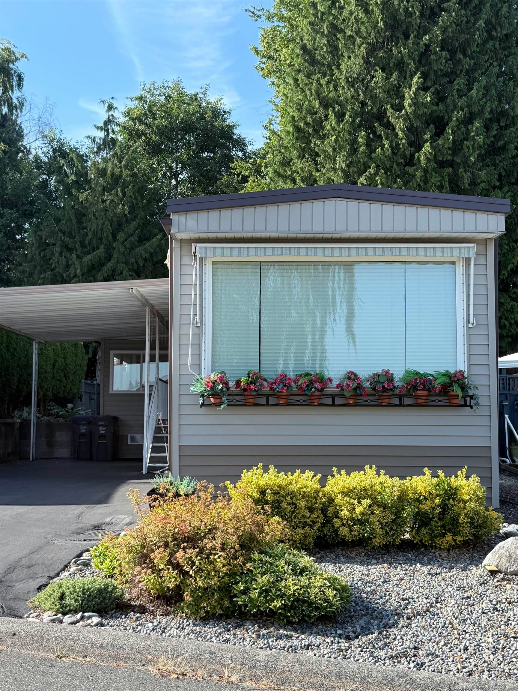 15851 Suffolk Road, Surrey, BC, V4A 5L3