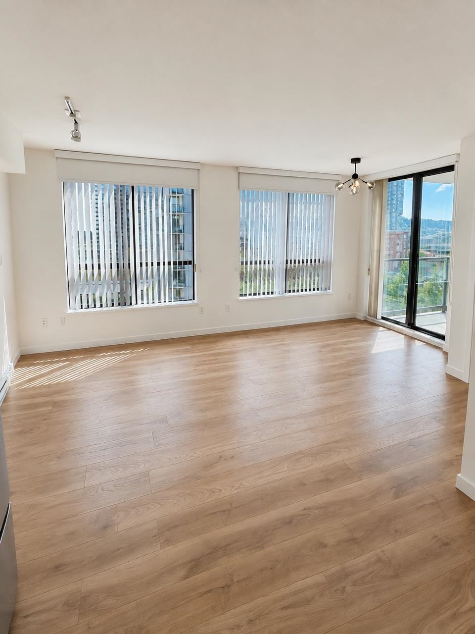 1002-2982 Burlington Drive, Coquitlam, BC, V3E 1R2 - 6