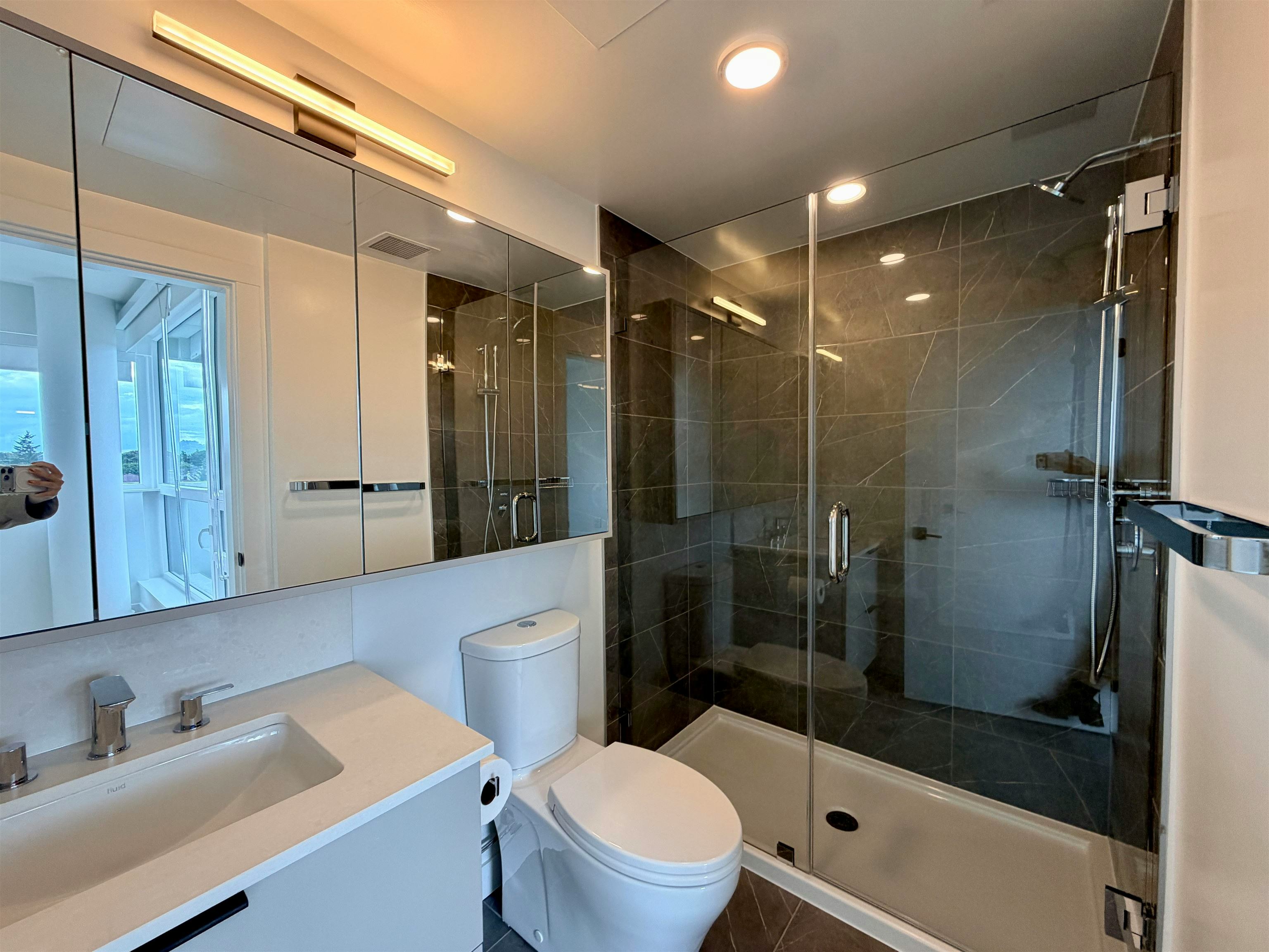 502-8120 Oak Street, Vancouver, BC, V6P 4A7 - 2