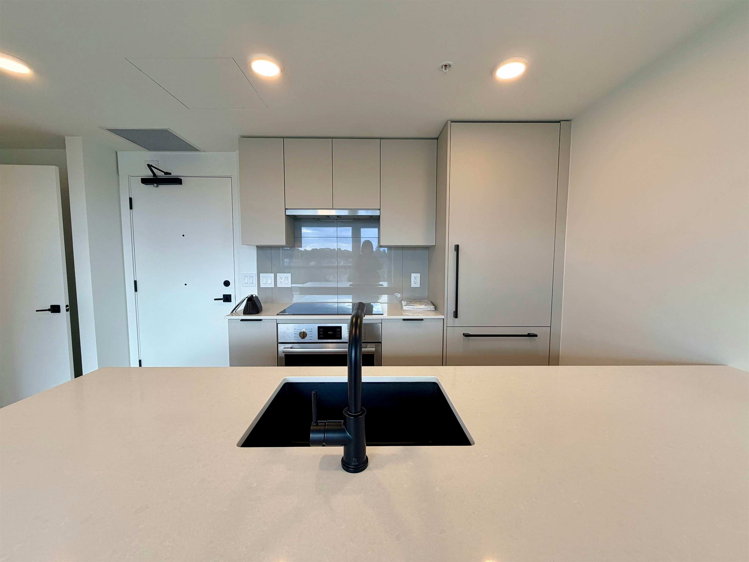 502-8120 Oak Street, Vancouver, BC, V6P 4A7 - 9