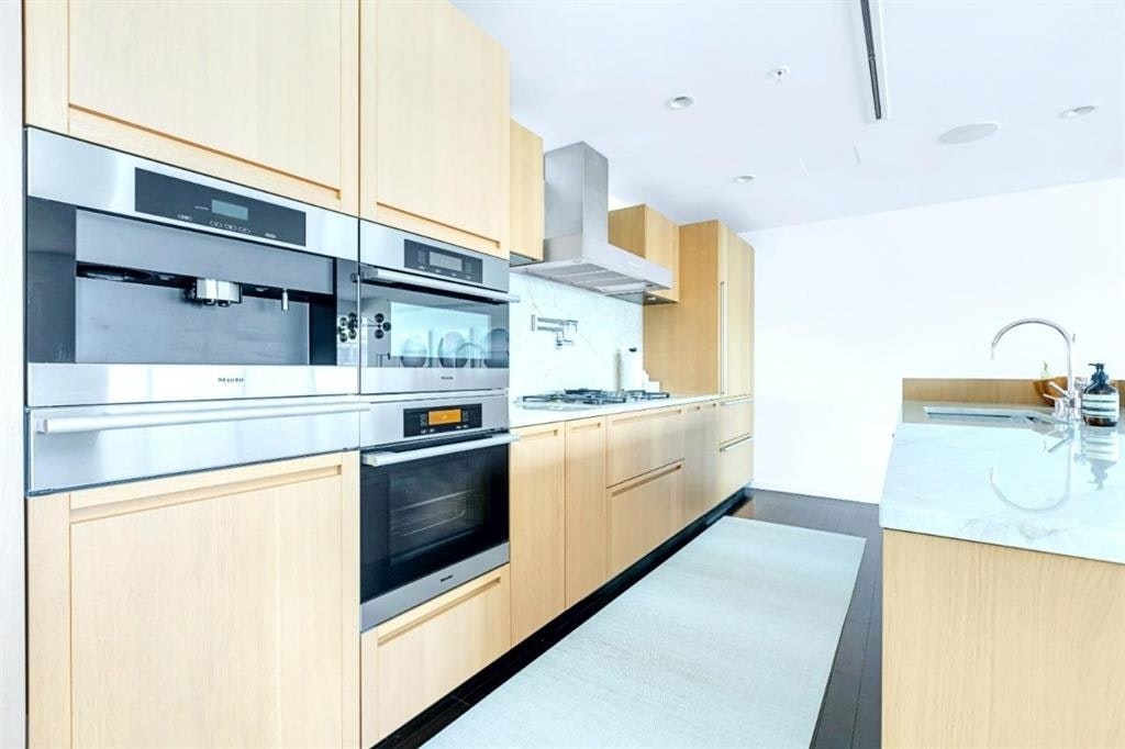 230X-1011 W Cordova Street, Vancouver, BC, V6C 0B2 - 4