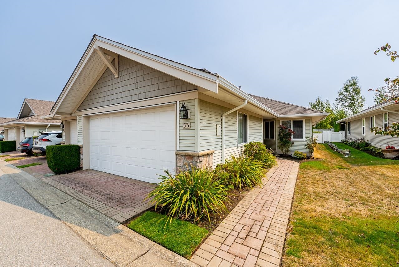 53-17516 4 Avenue, Surrey, BC, V3S 0S1